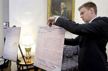 Ανυπολόγιστης αξίας έγγραφα επιστράφηκαν στη Ρωσία από τις ΗΠΑ