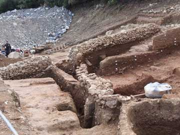 Ματιά στα αρχαία σπίτια της Πιερίας