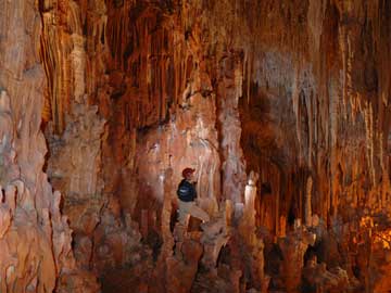 Έρευνα σε σπήλαιο με μυκηναϊκά ευρήματα στην Κάρλα