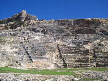 200.000€ για τα αρχαία θέατρα Θήρας και Λίνδου