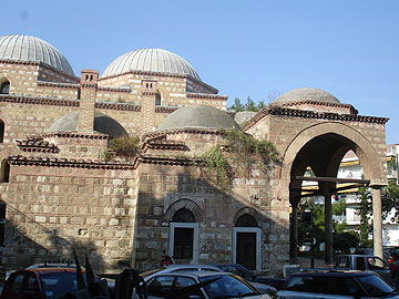 Στη σκιά των οθωμανικών μνημείων