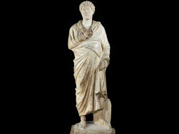 Το άγαλμα του Ρωμαίου αυτοκράτορα Αδριανού, που εκτίθεται στο Βρετανικό Μουσείο