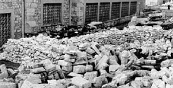 Μια Ακρόπολη σε θραύσματα