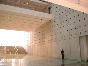 O Eγκέλαδος απειλεί μουσεία και μνημεία