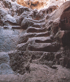 To Σπήλαιο της εγκατάλειψης στη Βάρη