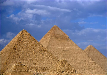 Εξηγώντας το συμβολικό προσανατολισμό των πυραμίδων