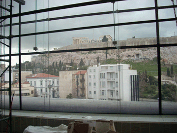 Το πάρκινγκ του Μουσείου της Ακροπόλεως γίνεται χώρος αποθήκευσης αρχαίων