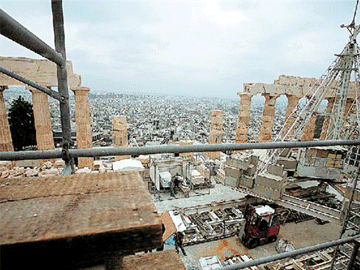 Άκρα του τάφου σιωπή για την Ακρόπολη…