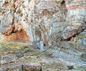 Στέρεψε η πηγή της Ακρόπολης