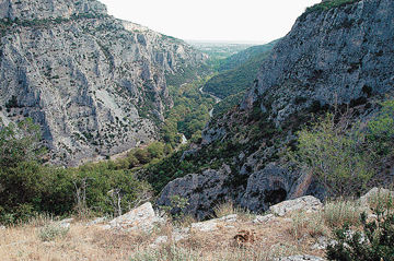 Η γέφυρα κρύβει τον… Απόλλωνα