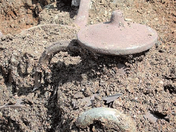 Νέα ταφικά ευρήματα στο βασίλειο των Αιγών