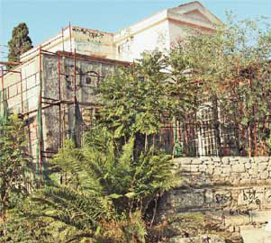 Ο Καβάφης βρίσκει στέγη στην Αθήνα