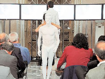 Ένα άγαλμα το έσκασε από το Αρχαιολογικό Μουσείο