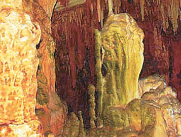 Σε τραγική κατάσταση το σπήλαιο Κουτούκι στην Παιανία