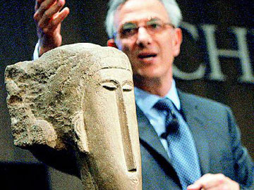 Λυσσαλέα µάχη 43,2 εκατ. ευρώ για ένα πέτρινο κεφάλι