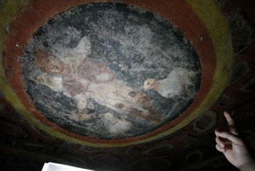 Στο φως οι αρχαιότερες τοιχογραφίες των Αγίων Αποστόλων
