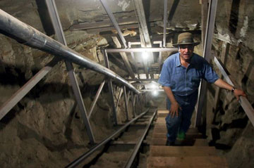 Παραιτήθηκε ο Zahi Hawass