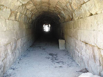 Στοά επικίνδυνη για τα Νέμεα