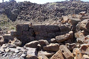 Αγγεία και αρχιτεκτονήματα από τη Swaida της Συρίας