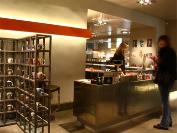 Πωλητήρια κλειστά λόγω Μνημονίου