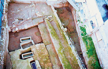 Ταφές του 4ου αι. π.Χ. αποκαλύφθηκαν στο Μεταξουργείο