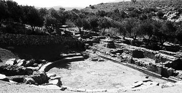 Λίφτινγκ στο θέατρο που έγινε… ασβέστης