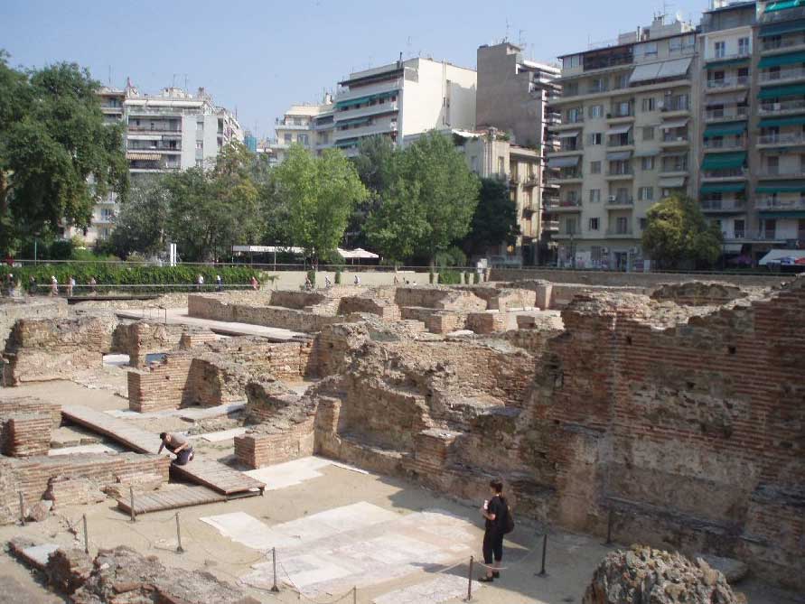 Άποψη από το Ανάκτορο του Γαλέριου, στη Θεσσαλονίκη.