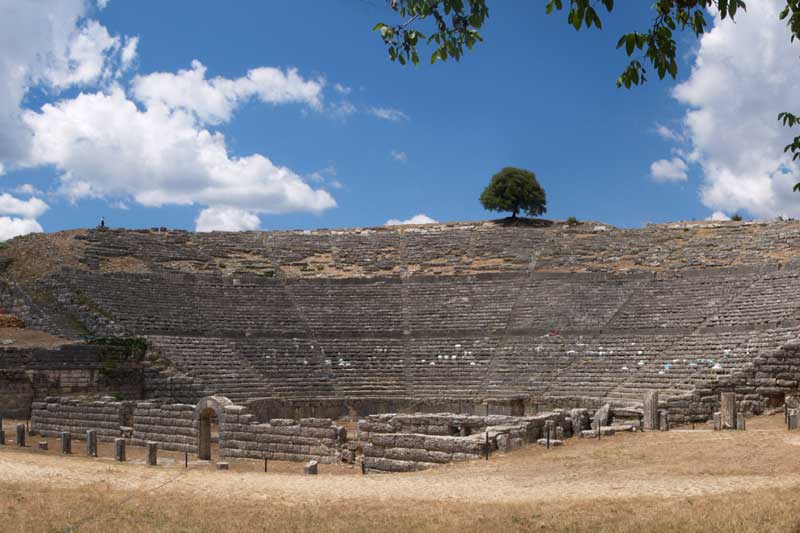 Το αρχαίο θέατρο της Δωδώνης.