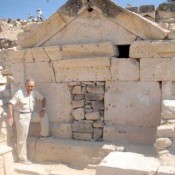 Ιταλός αρχαιολόγος υποστηρίζει ότι βρήκε τον τάφο του Απόστολου Φιλίππου