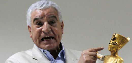 Καθαιρέθηκε ο «φαραώ» των αρχαιοτήτων