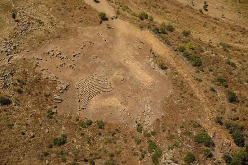 Με υπογραφή Παπαδιαμάντη «επιστρέφει» στο σήμερα το αρχαίο θέατρο της Μακύνειας