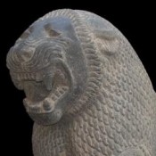 Όταν ένα λιοντάρι φύλαγε την πύλη