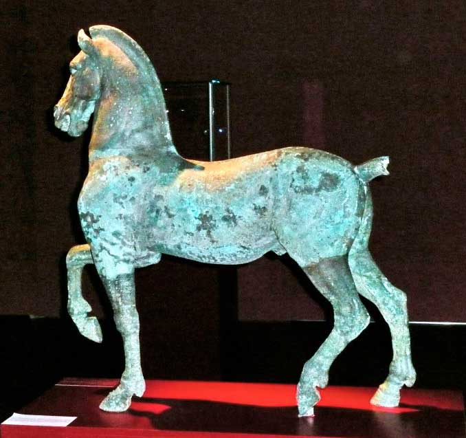 Το χάλκινο άλογο υποτίθεται πως είχε ηλικία 2500 ετών.