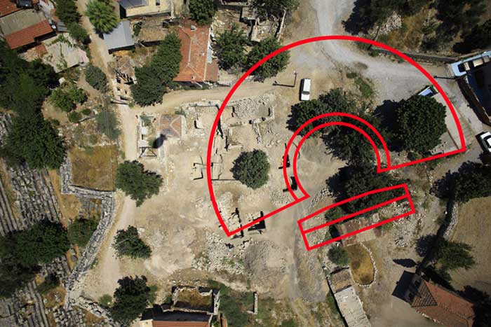 Δίδυμα: Θέατρο στο μαντείο του Απόλλωνα