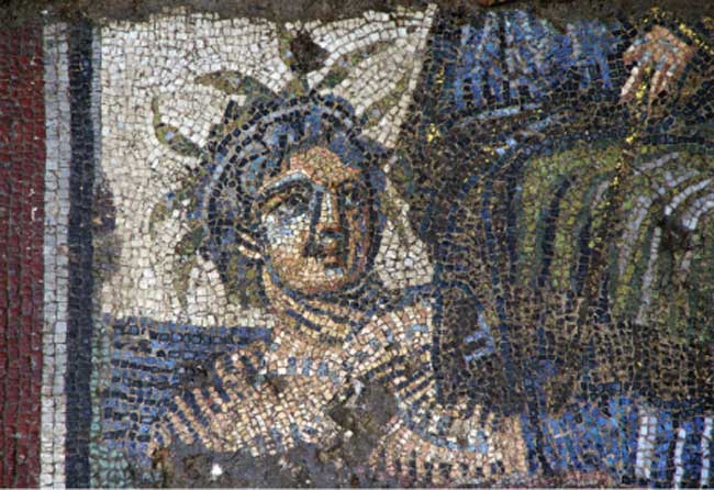 Ο Απόλλωνας αποκαλύφθηκε στο ψηφιδωτό της Πλωτινόπολης