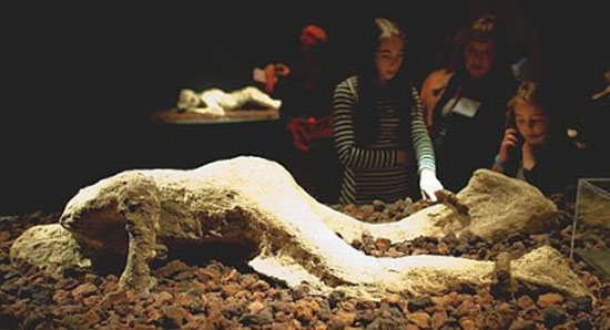 Αλυσοδεμένος για πάντα στην Πομπηία