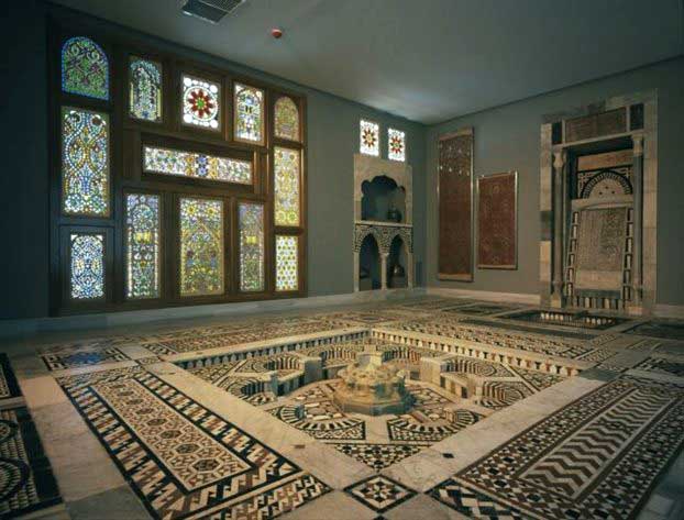 Η κεντρική αίθουσα του Μουσείου Ισλαμικής Τέχνης στην Αθήνα.