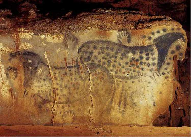 Άλογα με βούλες σε προϊστορική βραχογραφία.
