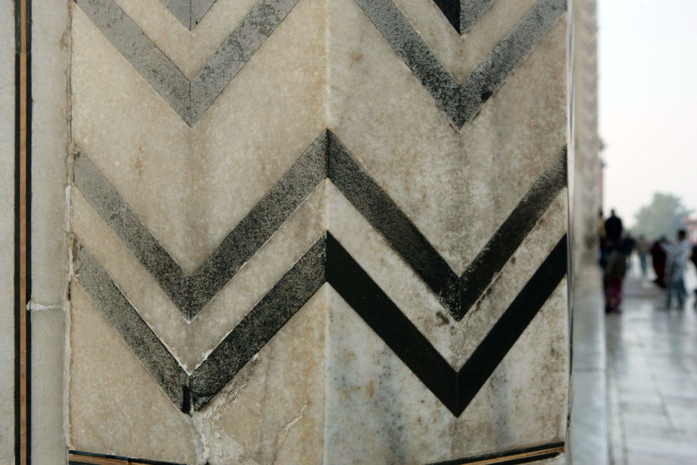 Taj Mahal, colums 1