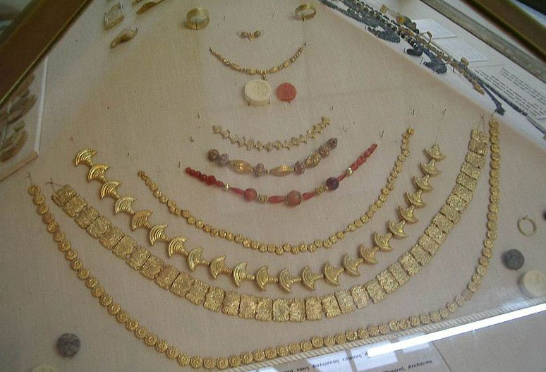 Μουσεία ή κοσμηματοπωλεία;