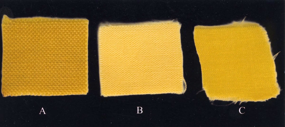 Εικ. 5. Δείγματα υφασμάτων βαμμένων με κρόκο: Α. μαλλί, Β. βαμβάκι και C. μετάξι. 