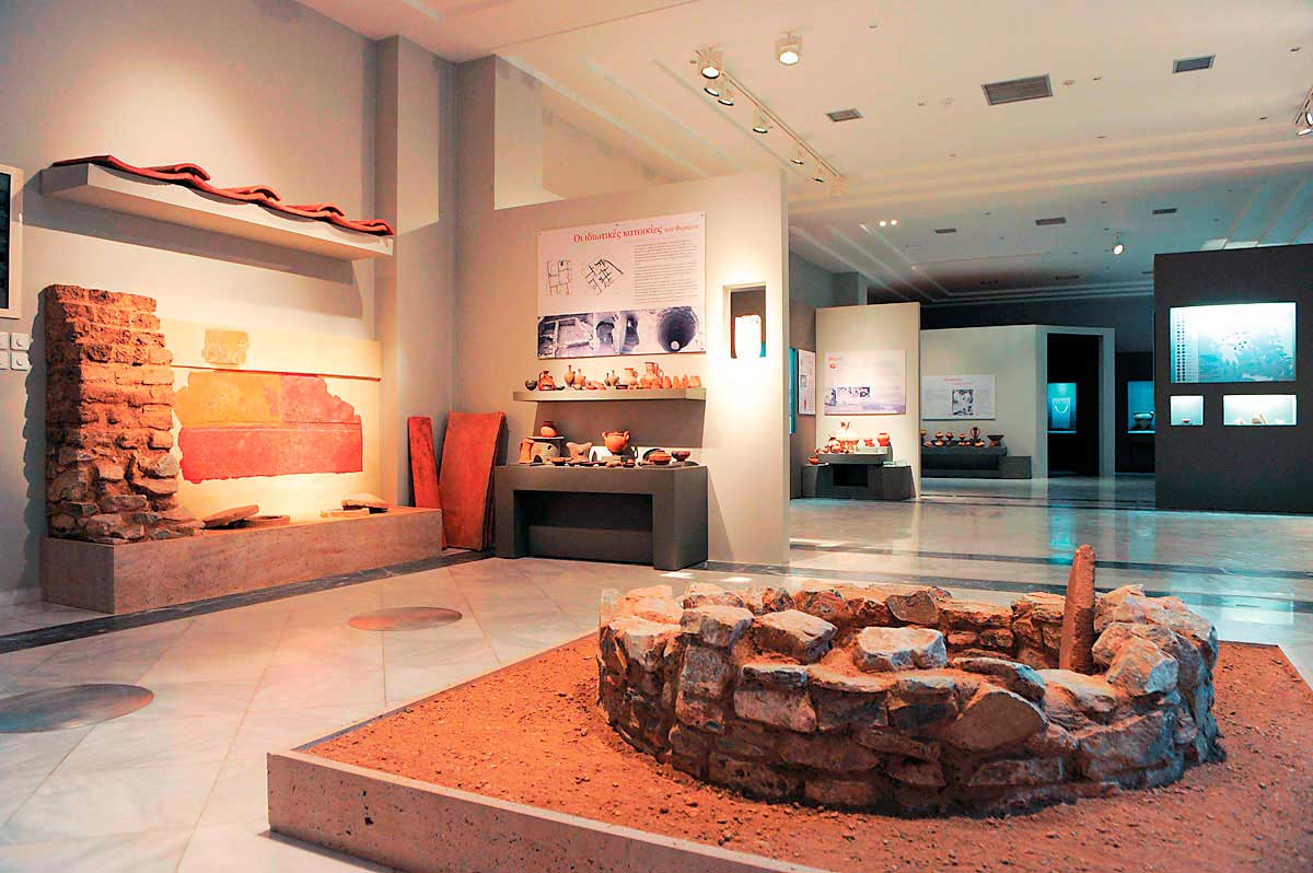 Αίθουσα του Αρχαιολογικού Μουσείου Βόλου.