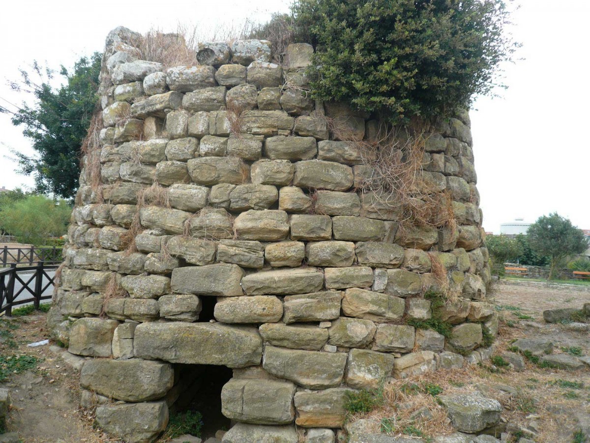 Ένα από τους πύργους του Πολιτισμού Νουράγκι στη Σαρδηνία.