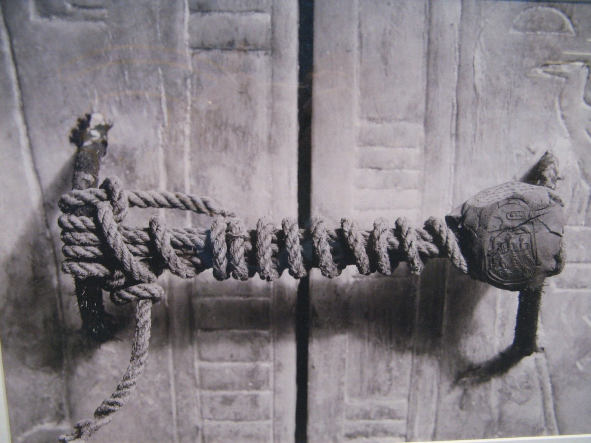Σφραγισμένη πόρτα στον τάφο του Τουτανκχαμών.