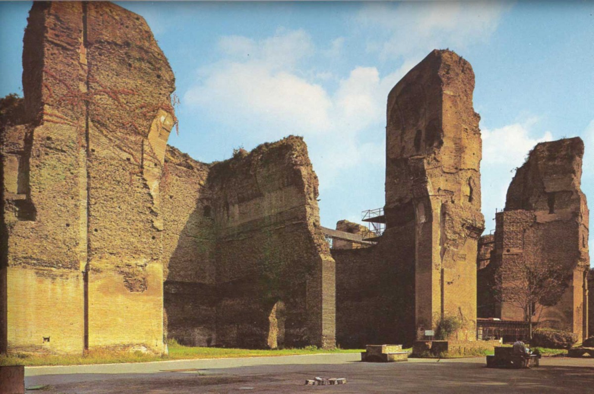 Τουρίστες να ρεμβάζουν σε αντίγραφο των Λουτρών του Καρακάλλα οραματίζονται, μεταξύ άλλων, οι εμπνευστές του θεματικού πάρκου της αρχαίας Ρώμης.