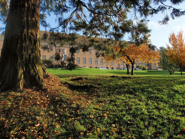 Θέση διδάσκοντα στο Exeter (H.B.)