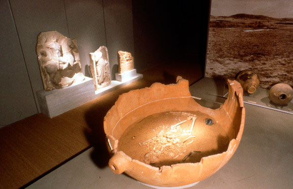 «Ανακυκλωμένο» πιθάρι, Αρχαιολογικό Μουσείο Αβδήρων.
