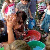 Τι γυρεύουν τα παιδιά «Στον κήπο με τα κρυμμένα μυστικά»;