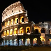 «Γέρνει» 40 εκατοστά το Κολοσσαίο της Ρώμης