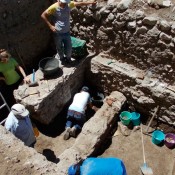 Τα πρώτα ευρήματα από την ανασκαφή στη Θήβα